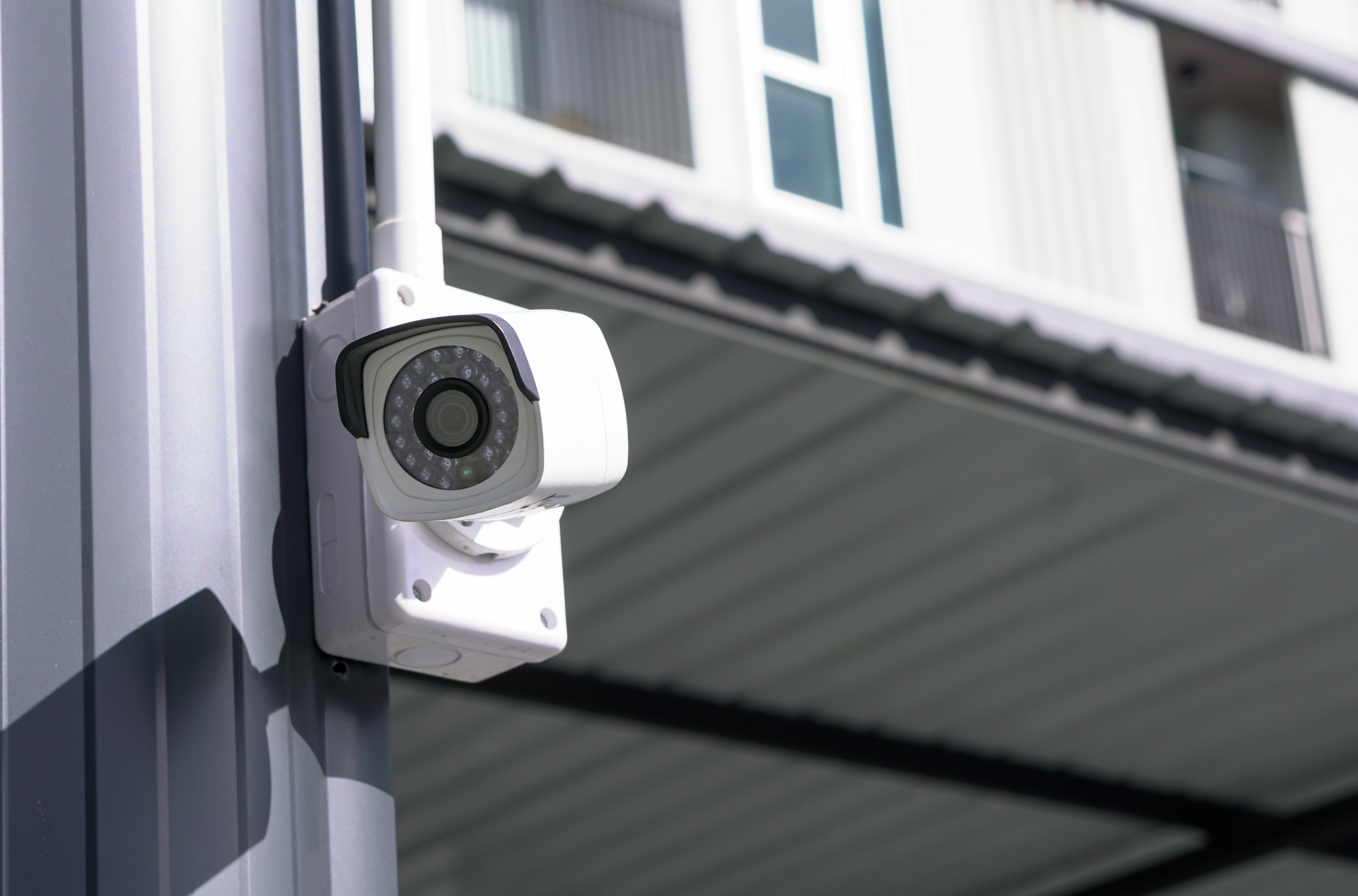 cctv-camera-install-entrance-door-private-house-retail-warehouse