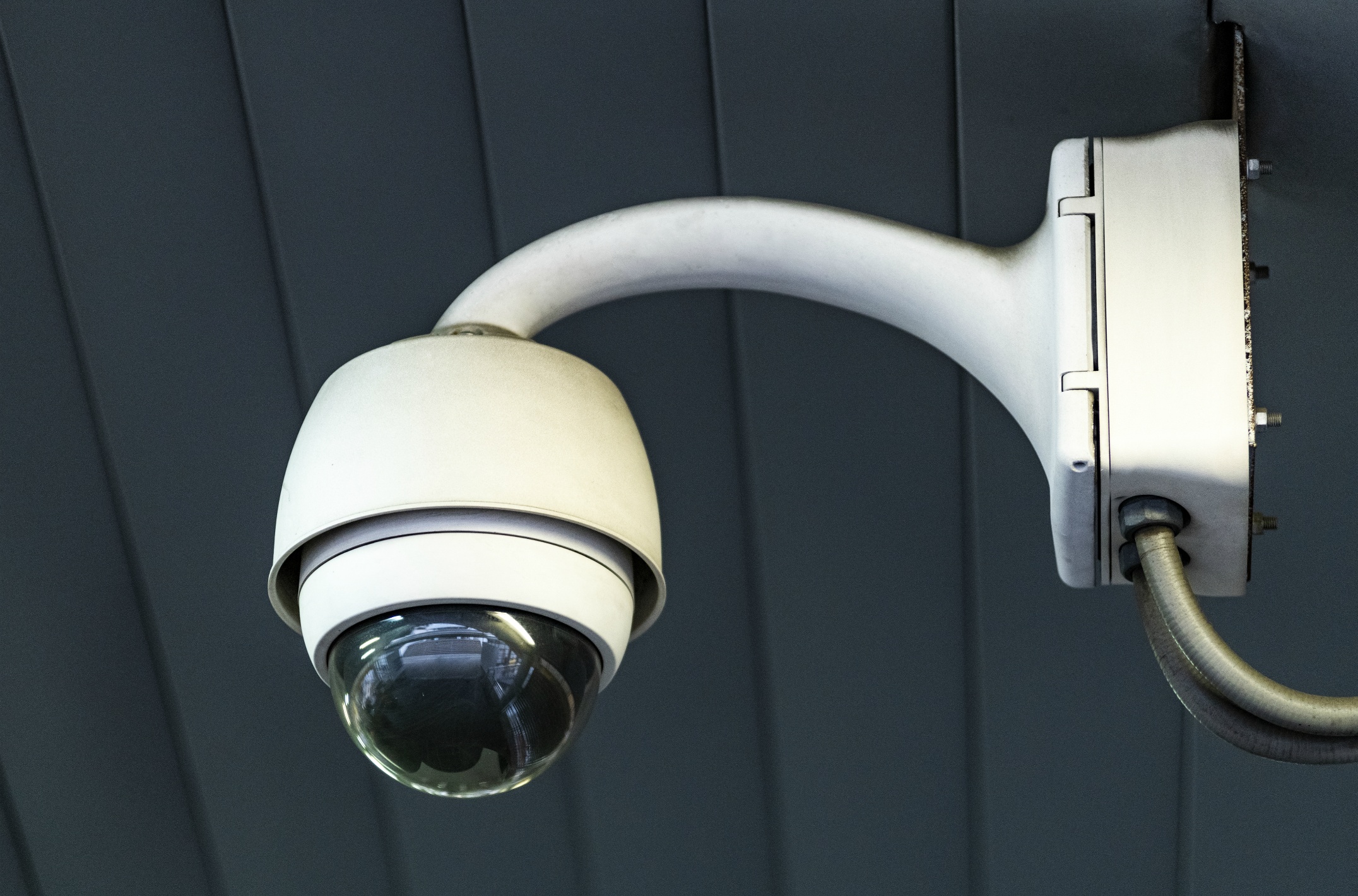 cctv-security-camera-ceiling