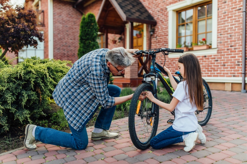 邸宅で懸念される自転車のいたずらと最新の防犯対策