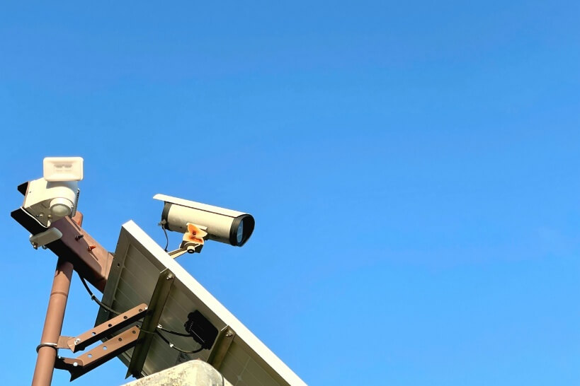 屋外防犯カメラの近年注目は「ソーラーカメラ」