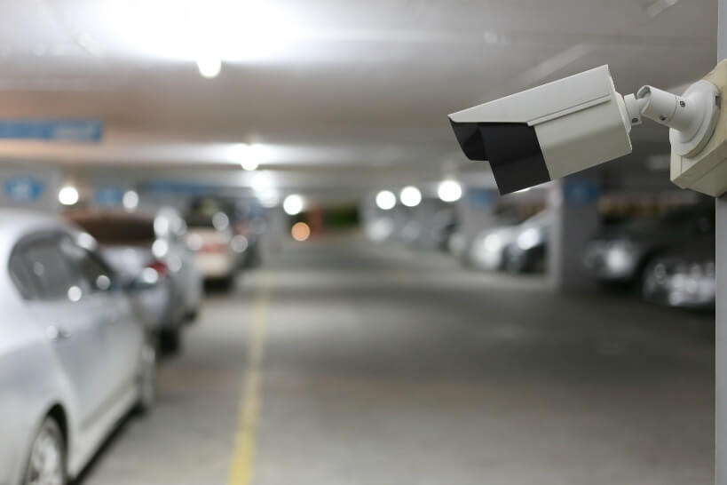 屋外駐車場や立体駐車場に設置する防犯カメラの選び方
