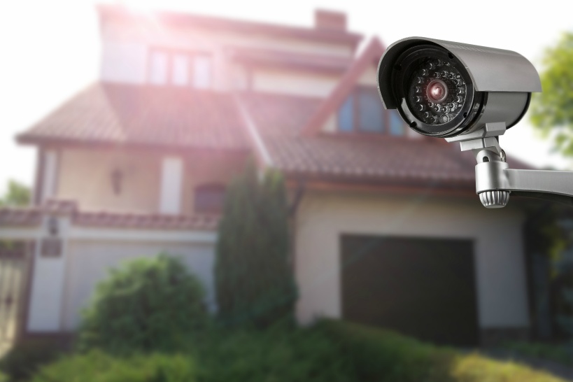 一般邸宅に不法侵入対策の自動追尾カメラを導入するポイント