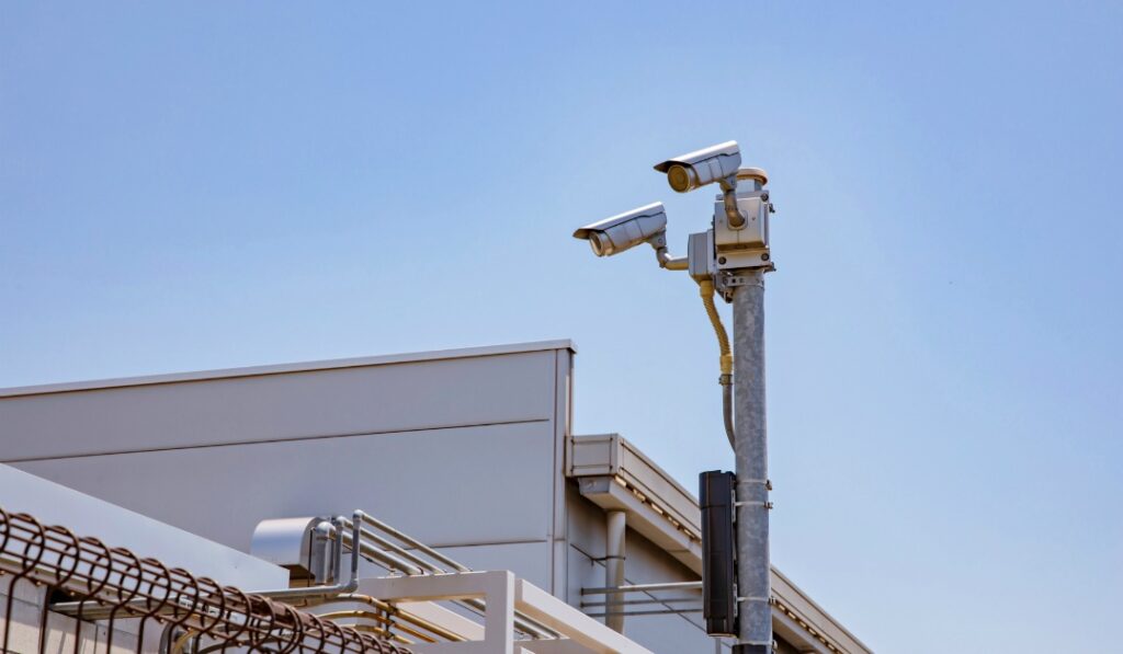 太陽光発電所の銅線ケーブル盗難対策は屋外防犯カメラの常時録画機能の併用がおすすめ