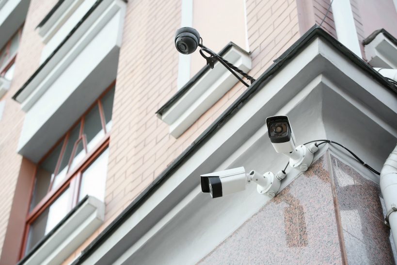旧型の屋外防犯カメラは効果ない？デメリットと空き巣の心理