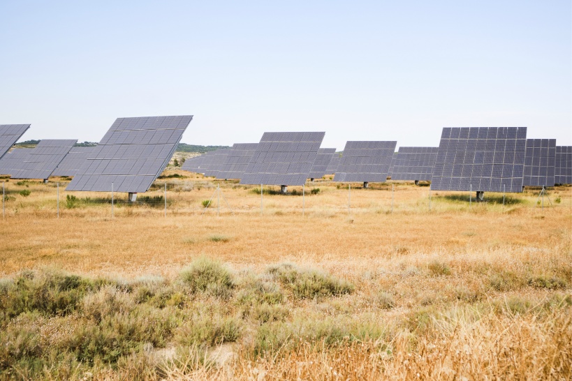 太陽光発電所向けAI警備システムの最新導入事例