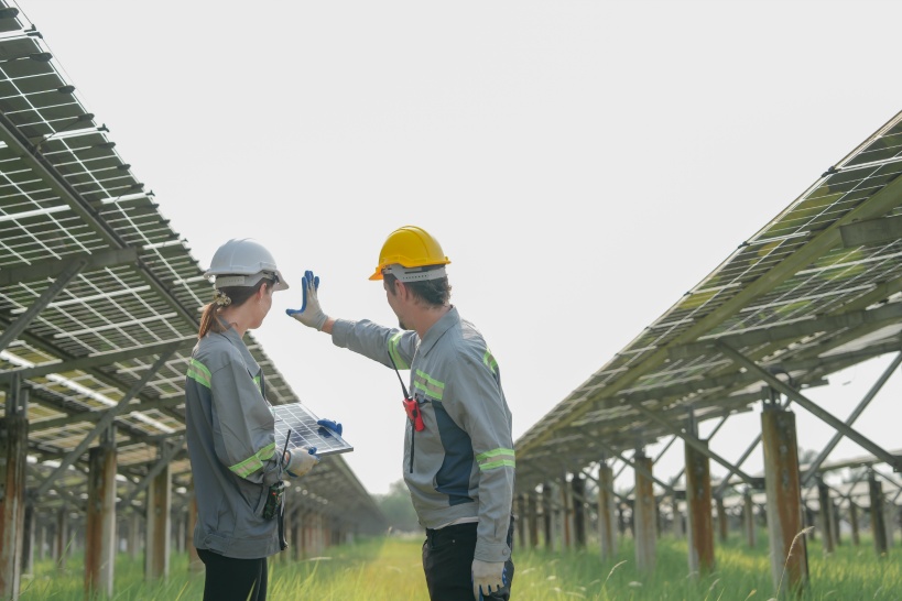 太陽光発電所の防犯対策：犯罪者の心理を理解し、侵入を防ぐ方法