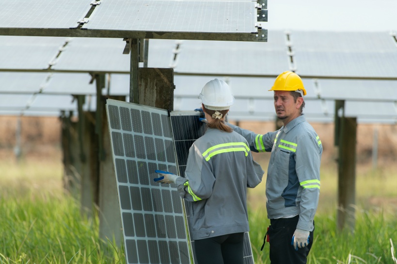 太陽光発電所の防犯強化：盗難検知システムの導入と効果的な対策