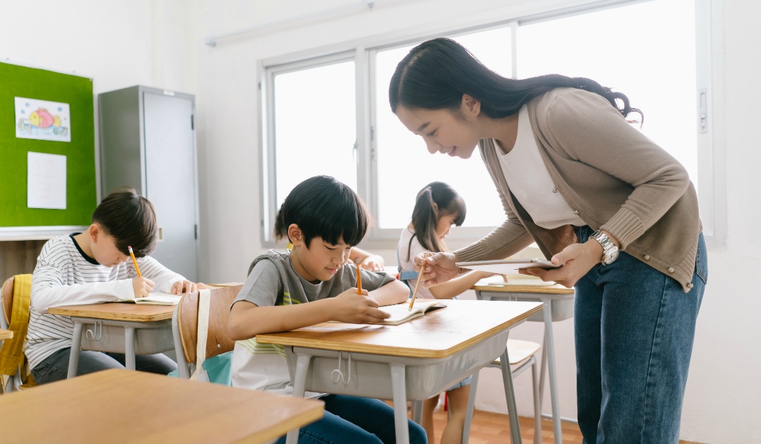 学校・幼稚園の防犯対策と教師の不正監視に最適なシステム導入ガイド